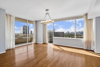 Building Photo - 15 Greenway Plz
