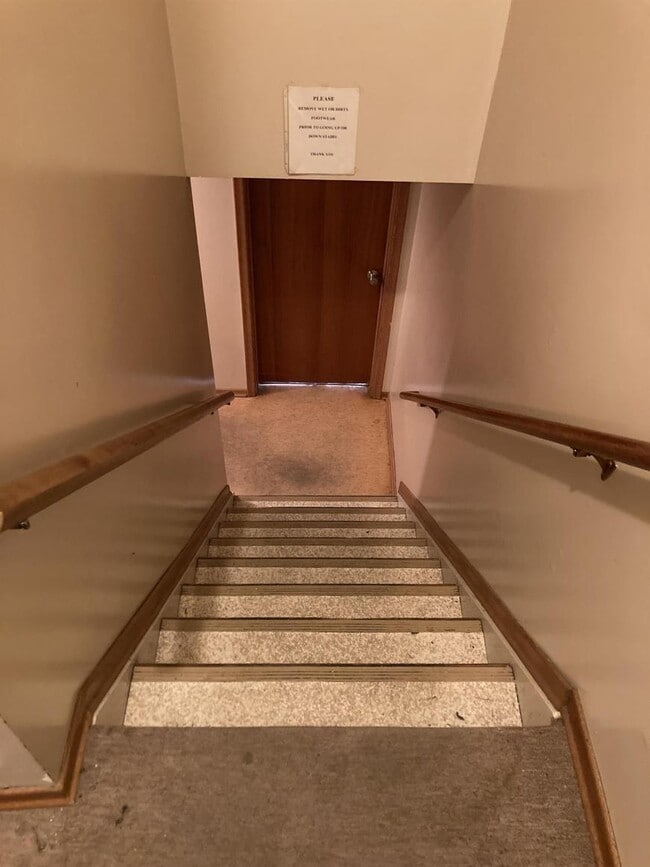 Building Photo - 1 bedroom in Regina SK S4N 3M6