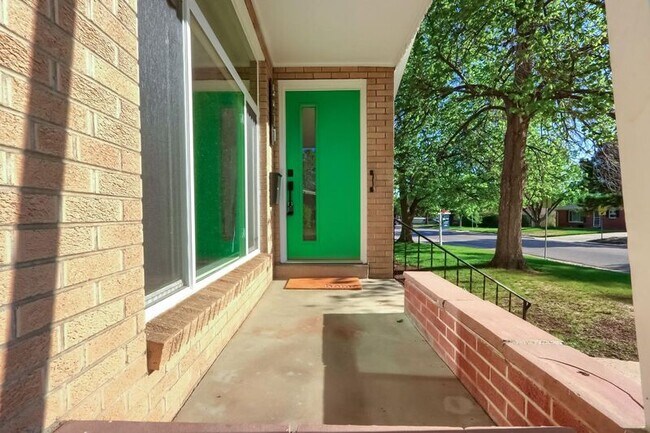 Foto del edificio - 5971 S Crestview St