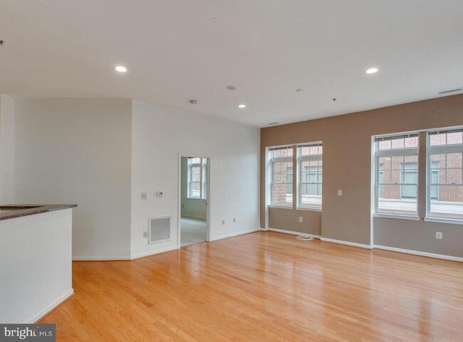 Foto del edificio - 309 Holland Ln