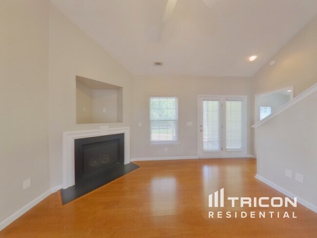Foto del edificio - 748 Overton Ridge Way