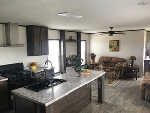 Building Photo - 800 N Old Betsy Rd