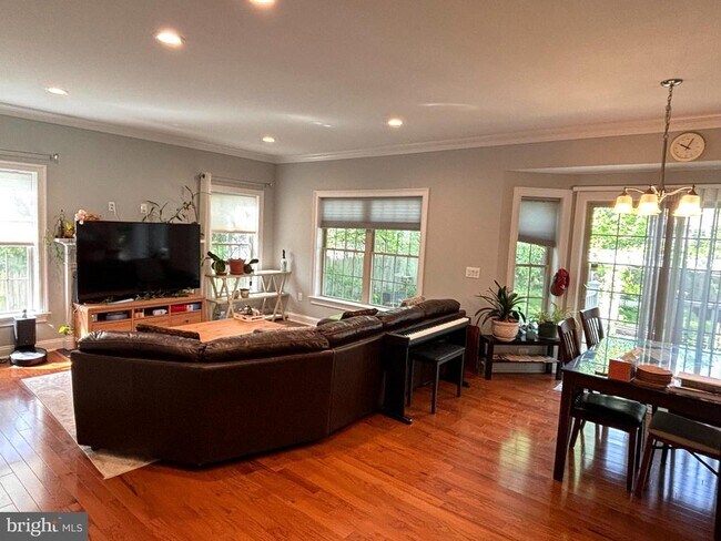 Foto del edificio - 288 N Harrison St