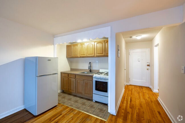 0BR, 1BA - 350 SF - Kitchen - King Alfred Apartments