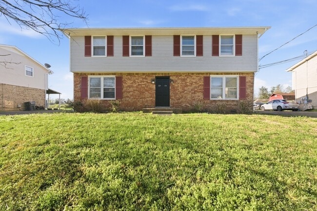 Building Photo - 750 McPherson Dr