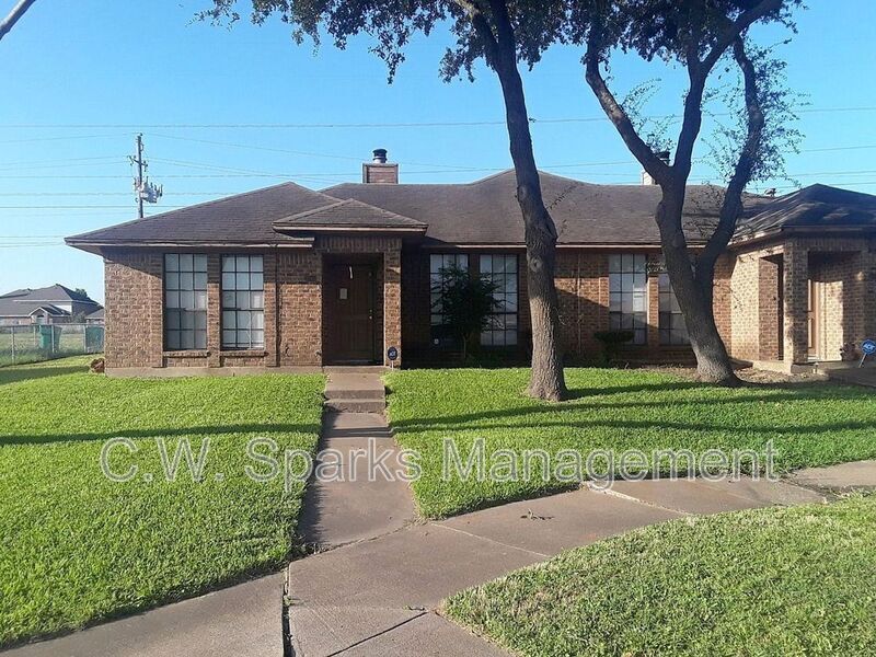 Primary Photo - 1741 Creekview Dr