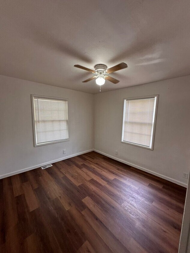 Primary Photo - 4 bedrooms 2 Full bathroom. The house is v...