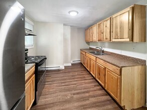 Building Photo - 200 Danis St