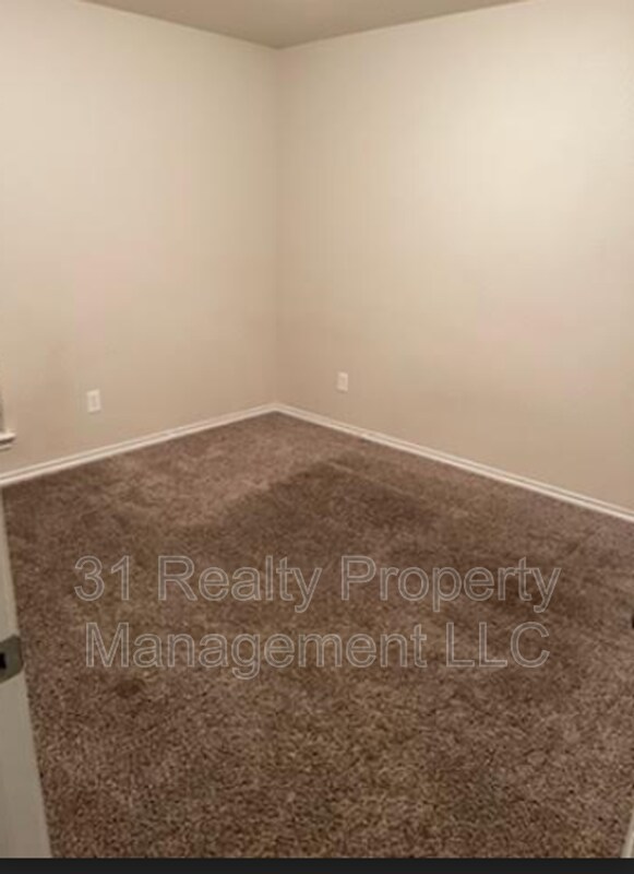 Foto del edificio - 1028 E 90th St