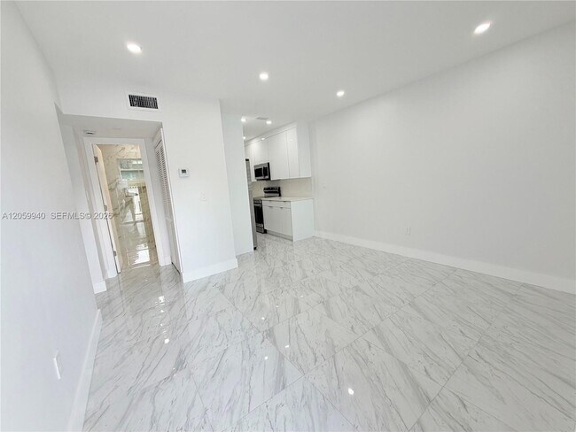 Foto del edificio - 3392 NW 50th St