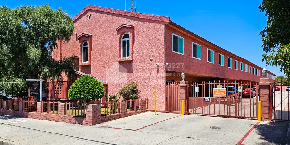 4321 Lennox Blvd Unit 9, Lennox, CA 90304 Condo for Rent in Lennox, CA