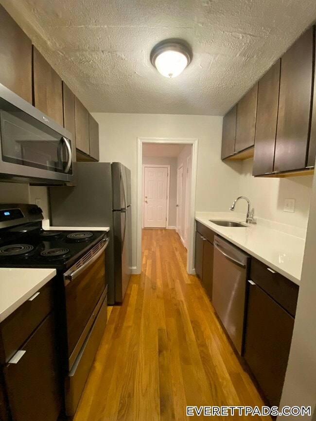 Building Photo - 55 Forest Ave