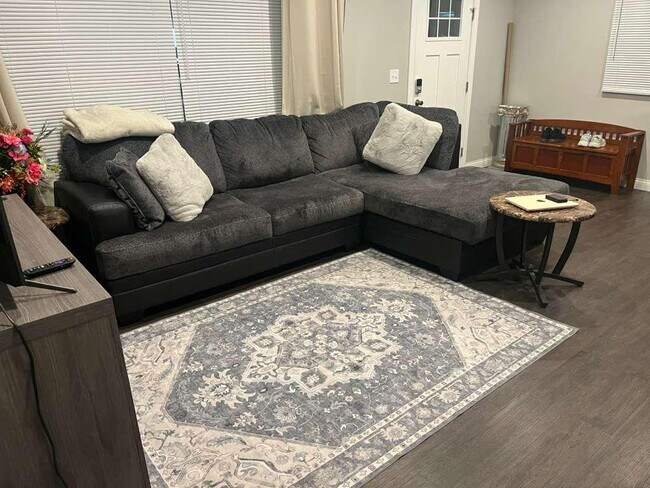 Foto del edificio - 1550 Frebis Ave