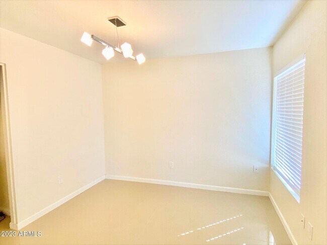 Building Photo - 2506 W Caribbean Ln