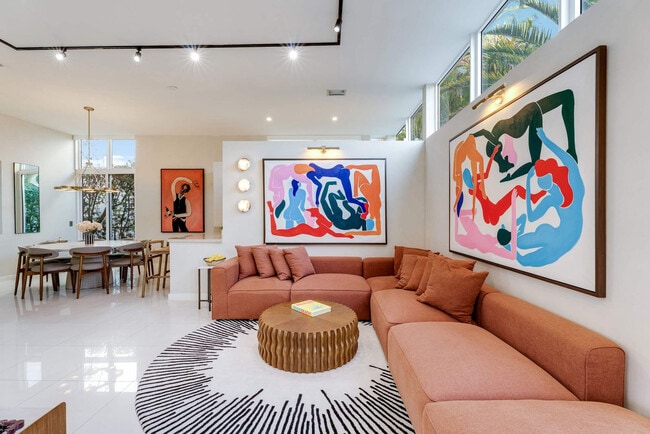 Foto del edificio - 1884 SW 17th St