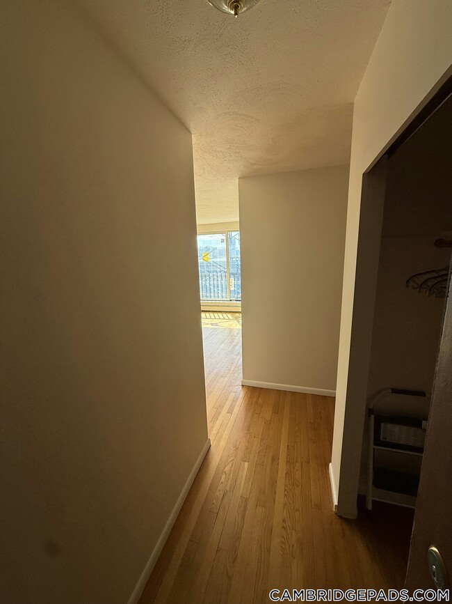 Building Photo - 1643 Cambridge St