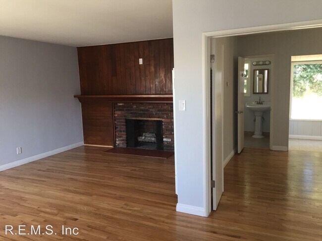 Building Photo - 3 br, 2 bath House - 1161 Tennyson Street