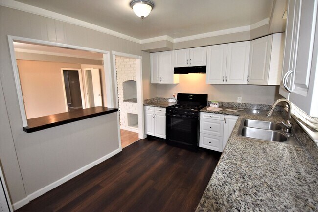 Building Photo - 2074 W Victoria Ave