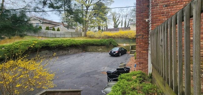 Photo - 12 Greenlawn Rd House