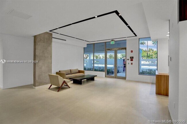 Foto del edificio - 13800 Highland Dr