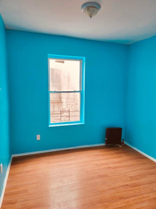 Building Photo - 1144 Blake Ave