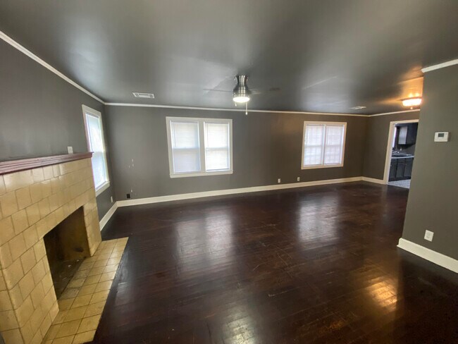 Building Photo - 1243 S Columbia Ave