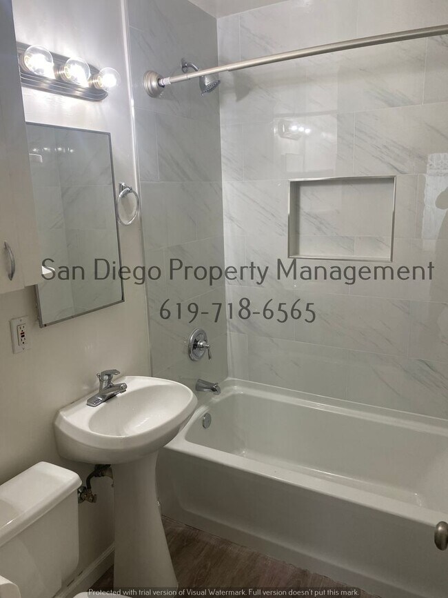 Foto del edificio - Embrace Coastal Living in this Charming 1-...