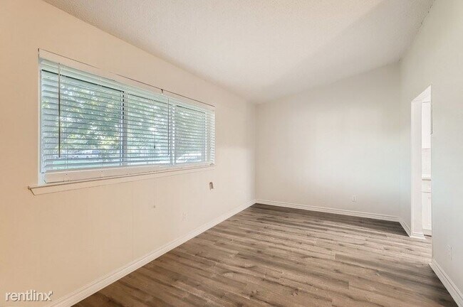 Building Photo - 3 br, 2 bath House - 1103 Pacific Drive