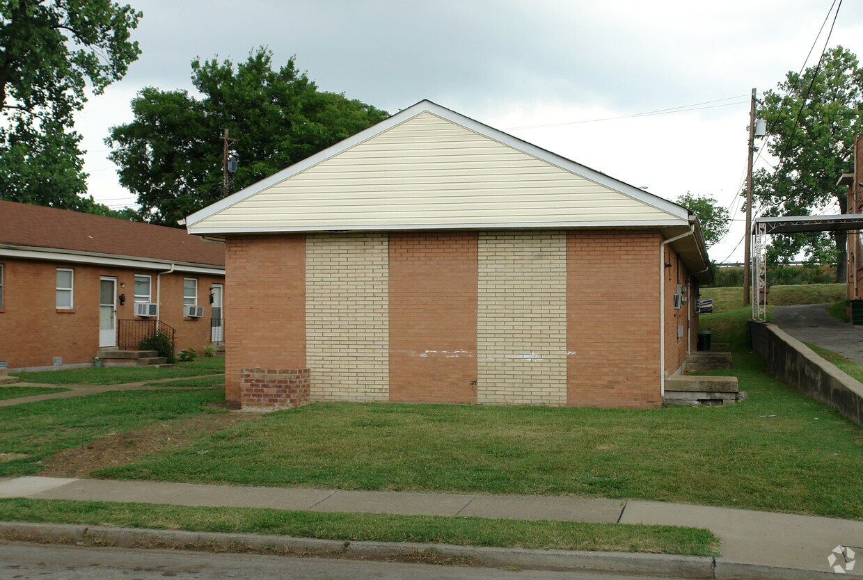 Building Photo - 112 Fain St