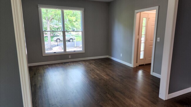 Building Photo - 1520 S Pickwick Pl
