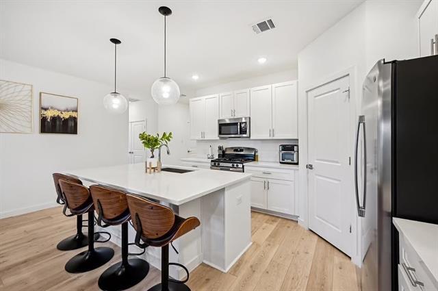 Building Photo - 2616 Ontario Dr