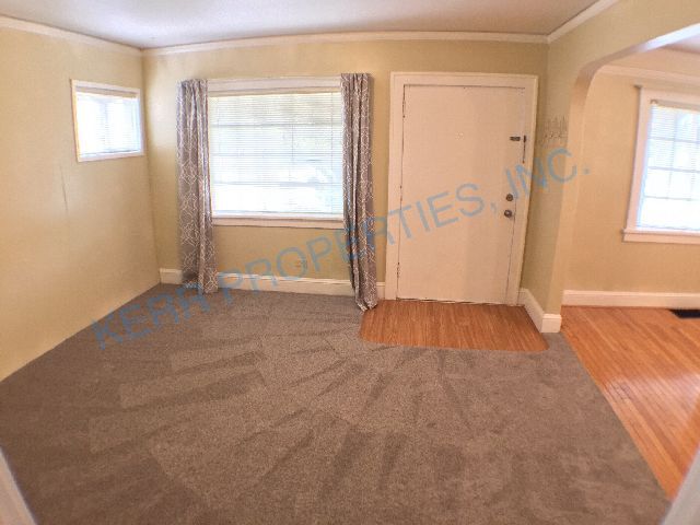 Building Photo - 12020 NE San Rafael St