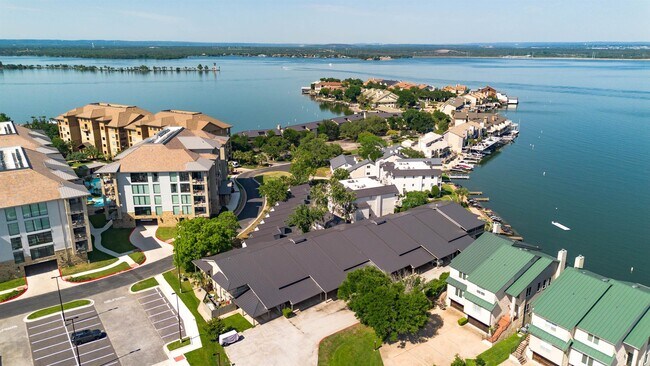 Foto del edificio - 104 Cove E