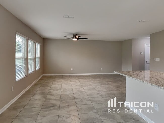 Building Photo - 66 Raphael Ln