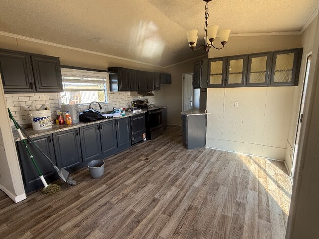 Foto del edificio - 80 Redwood Ln