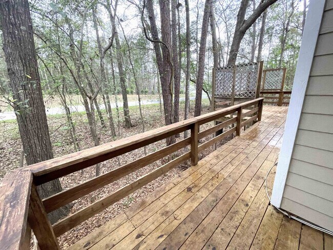 Foto del edificio - 1719 Folkstone Rd