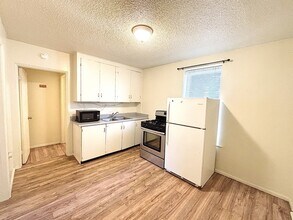 Building Photo - 560 S 600 E