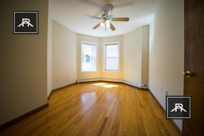 Foto del edificio - 3 bedroom in Brighton MA 02135
