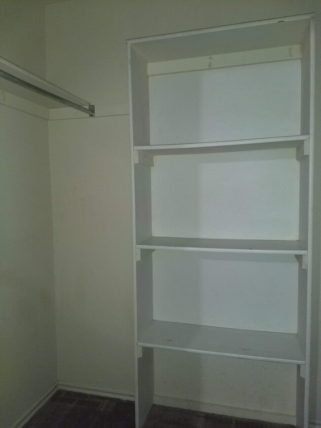 Photo - 202 Timbercrest Ct House