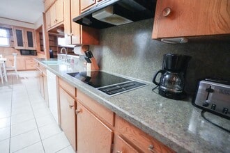Building Photo - 1702 Ivie Lee St