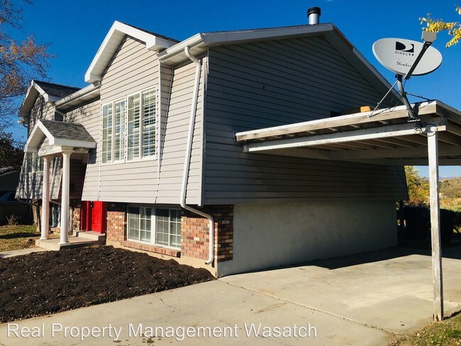 Building Photo - 4 br, 2 bath House - 1105 E. Larkspur