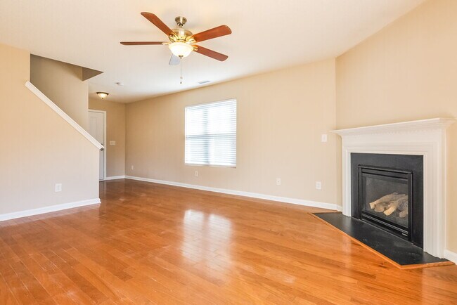 Foto del edificio - 63 Brookhaven Dr