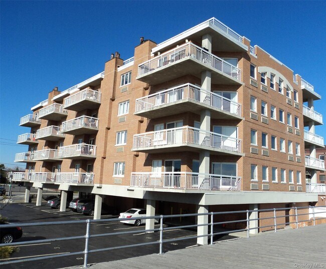 Foto del edificio - 780 W Broadway