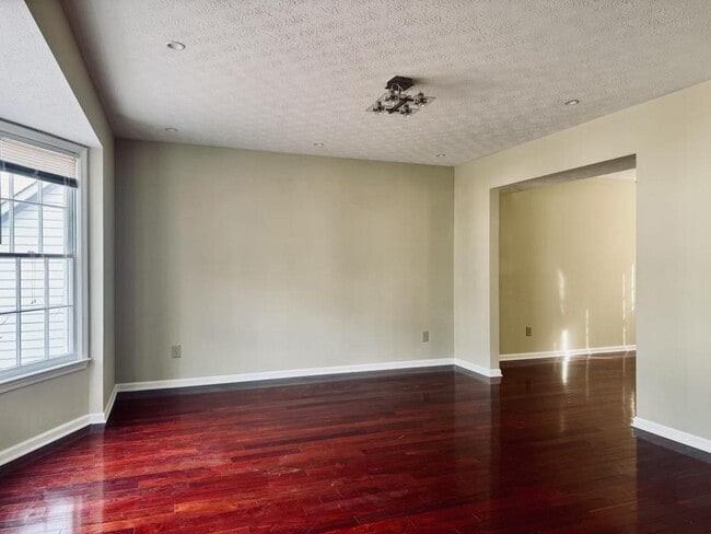 Building Photo - 3624 Manchester Dr