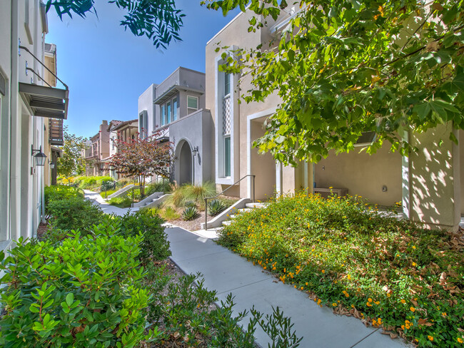 Building Photo - 147 Acamar