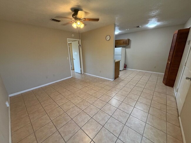 Foto del edificio - 600 N Bob Little Rd