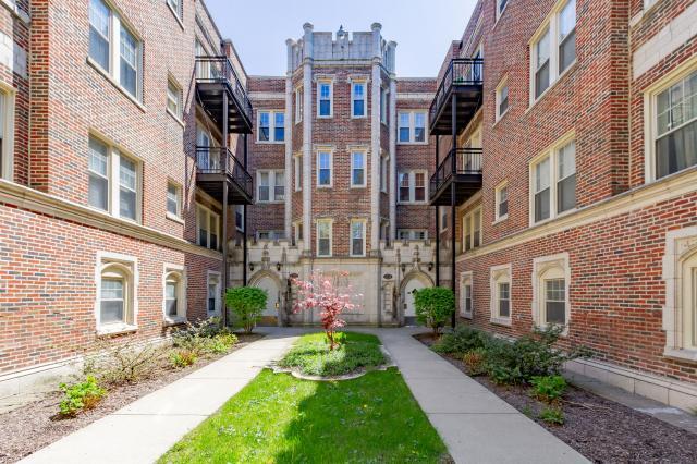 Foto principal - 2 bedroom in Chicago IL 60649