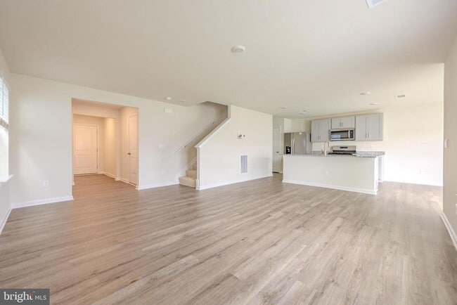 Building Photo - 114 Charing Cross Dr