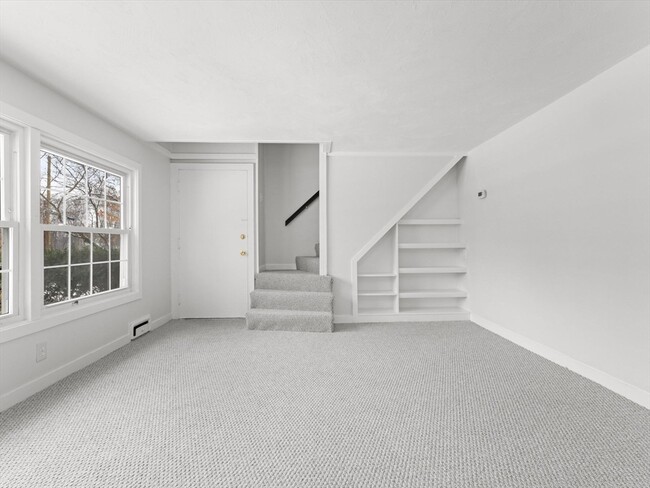 Building Photo - 28 Crestview Dr