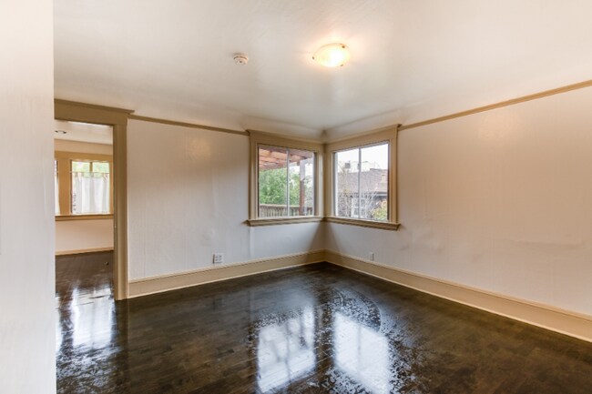 Building Photo - 2605 Fulton St